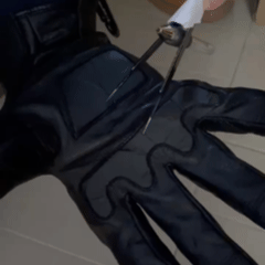Tactical Pro High‑Voltage Self‑Defense Glove One touch. Instant protection.